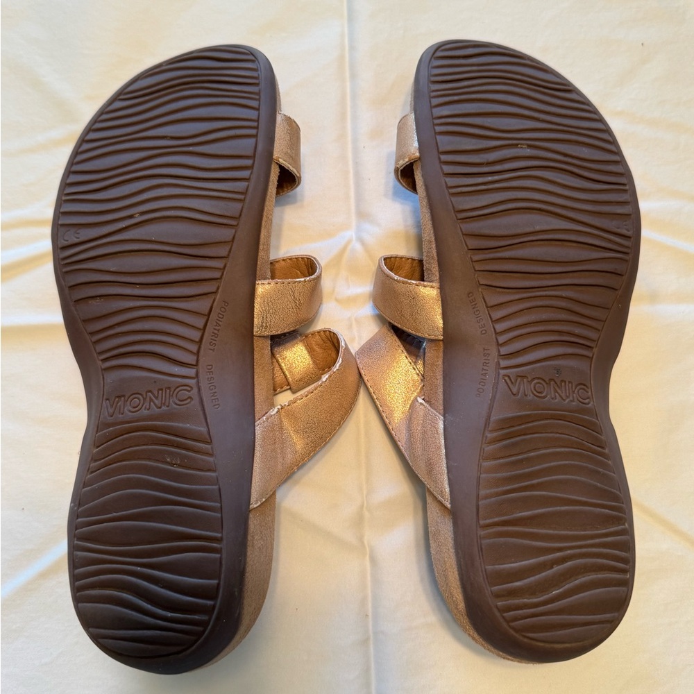 Vionic Misa Triple Strap Buckle Sandals in Metallic Rose Gold - Picture 6 of 7